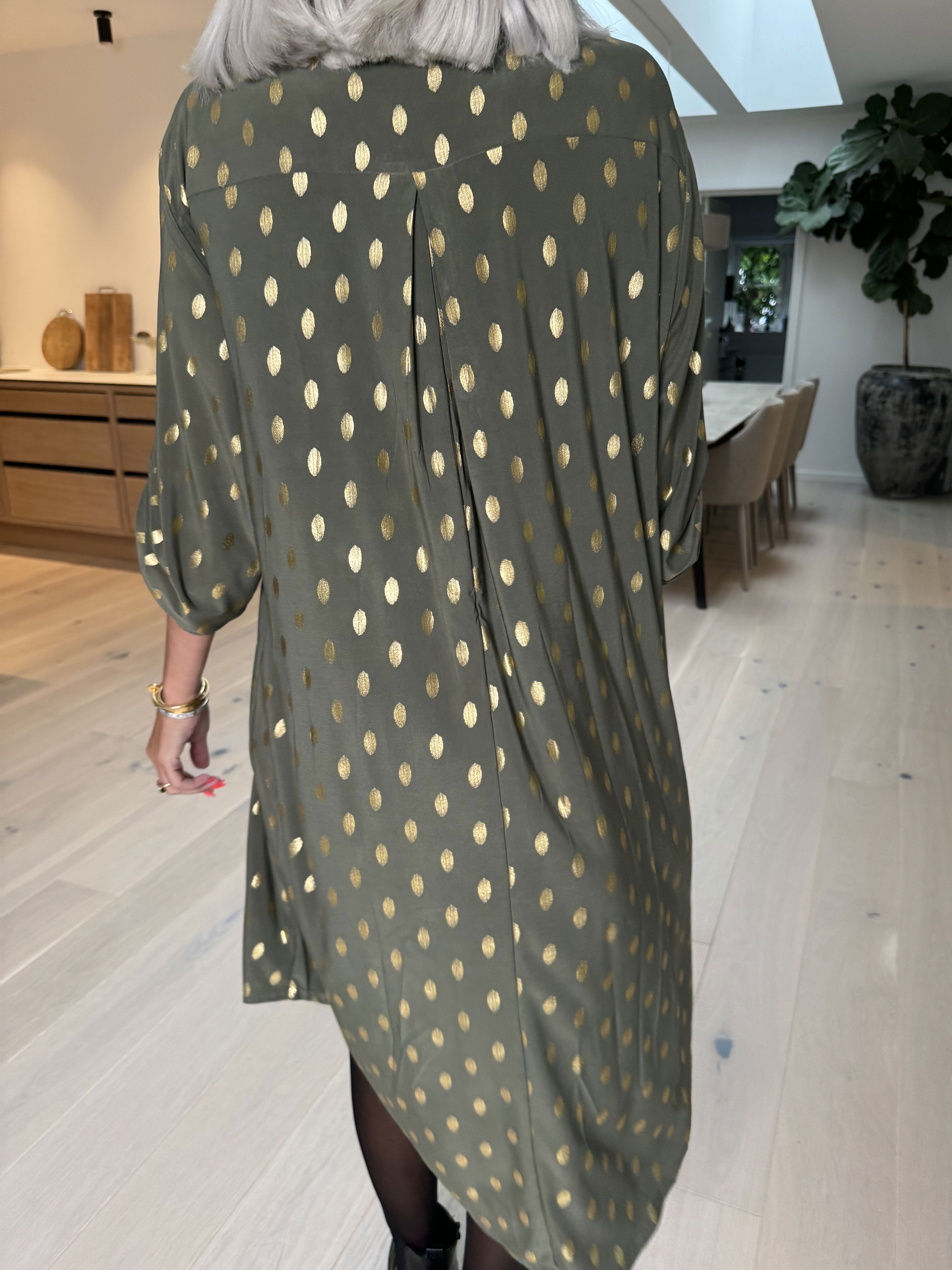 Ebba Gold Long - Elastisk kjole med guld prikker